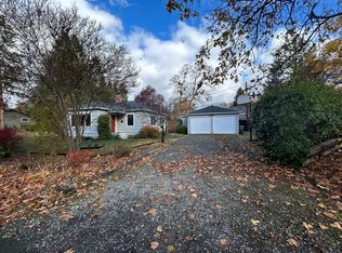1817 Woodlawn Dr, Medford, OR 97504