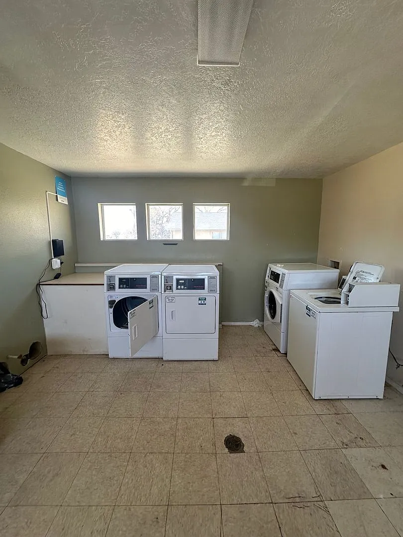 Echols 1500 - Sedona Apartments — Photo 3