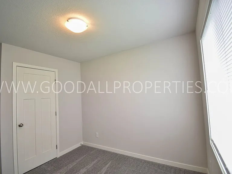 18203 Alpine Dr — Photo 12
