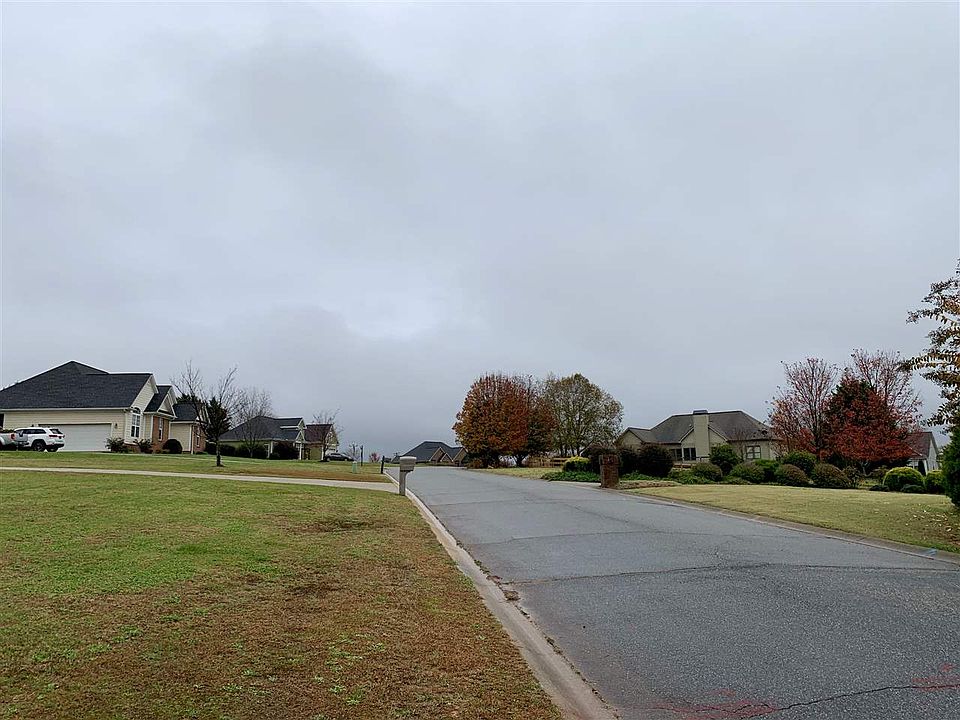2nd image of 122 Wild Heather Dr