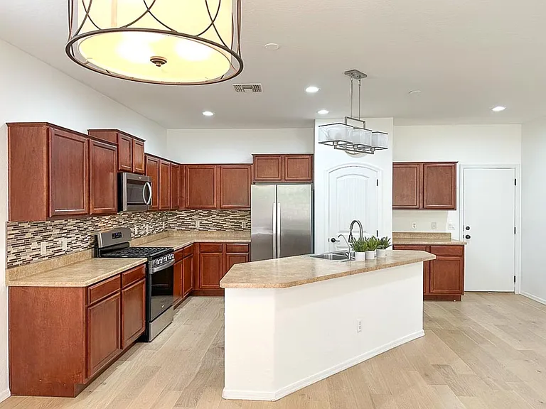 122 W Aster Dr — Photo 10