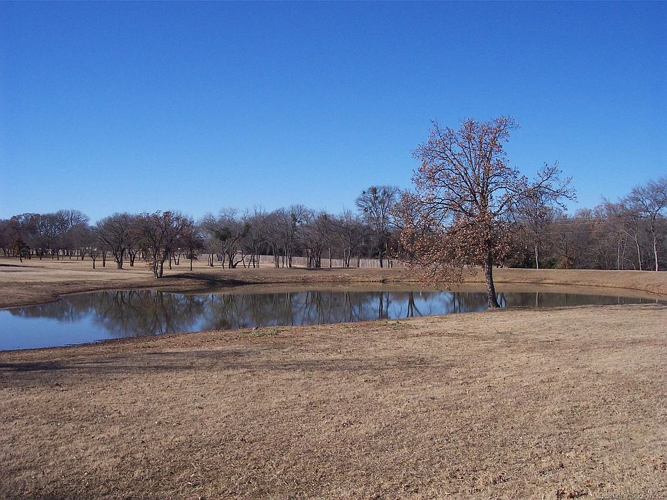 2nd image of 1661 Harmony Ln
