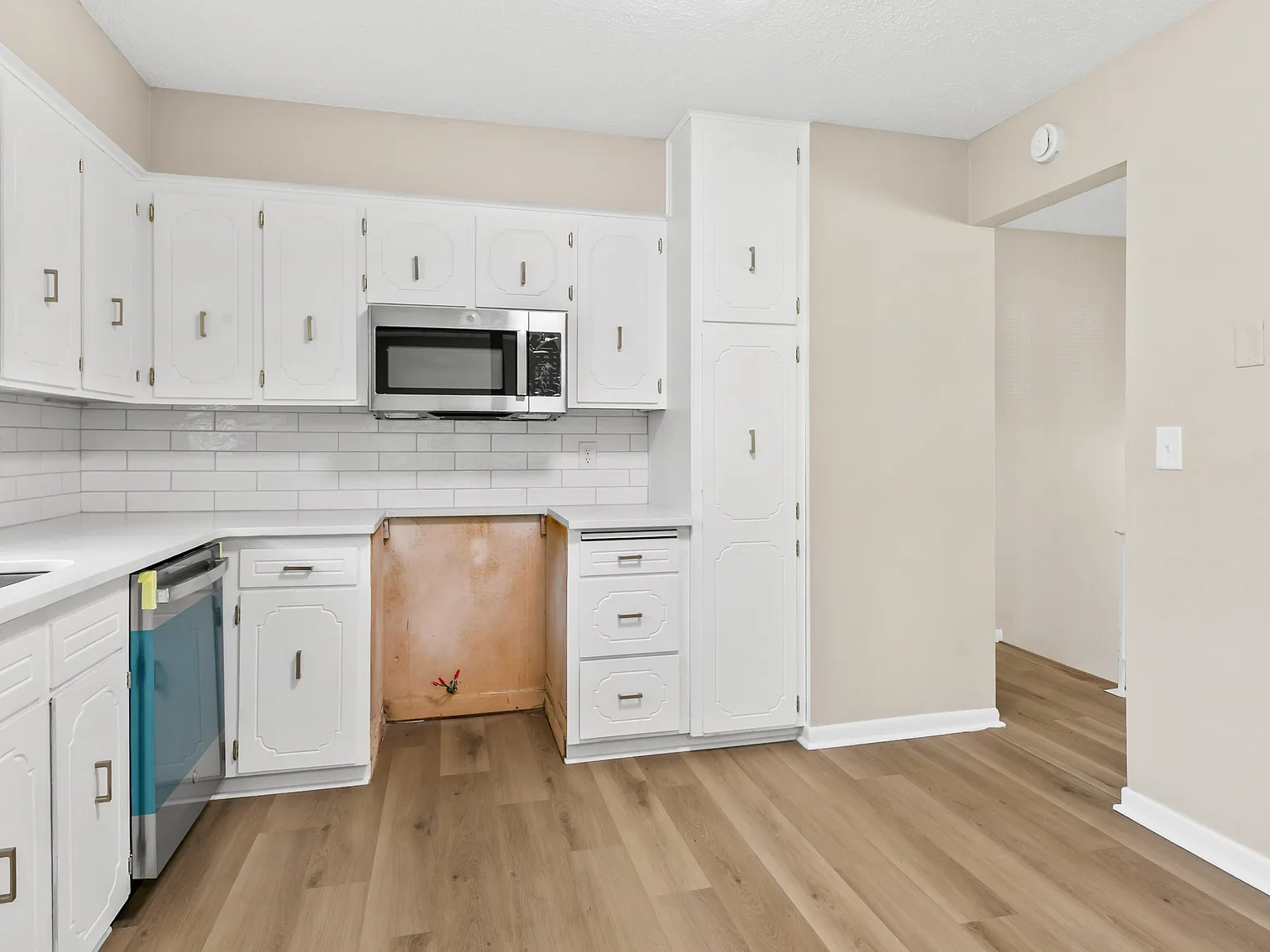 3 bed, 1400 sqft, $2,200 — Photo 3