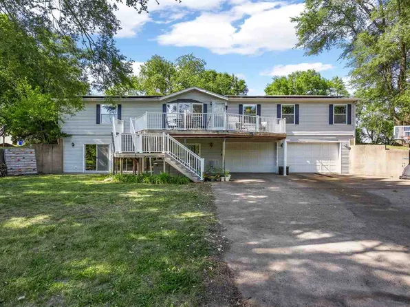 1650 W Forevergreen Rd, North Liberty, IA 52317