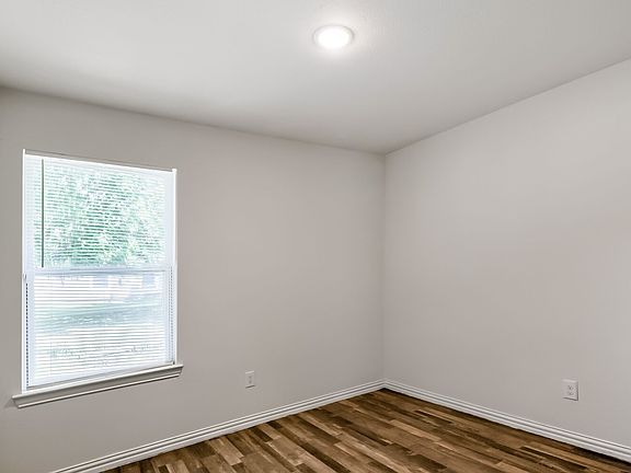 5th image of 426 E Monterey St