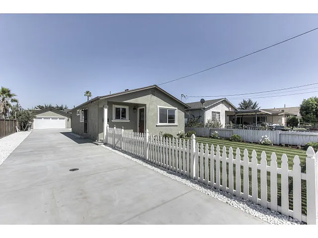 8080 Swanston Ln photo 1