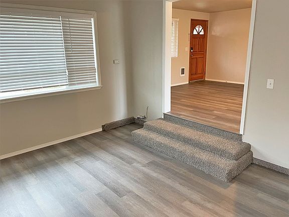 4th image of 3011 184th Pl NE