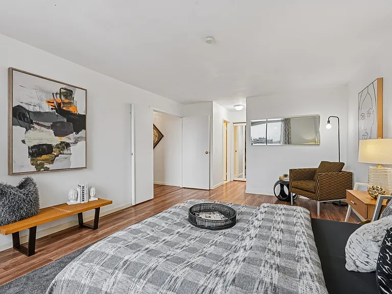 530 Harmon Cove Tower #530 — Photo 16
