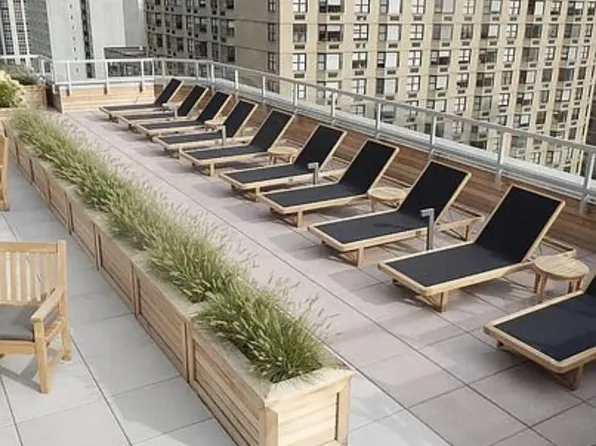 360 East 72nd Street image 20 of 21