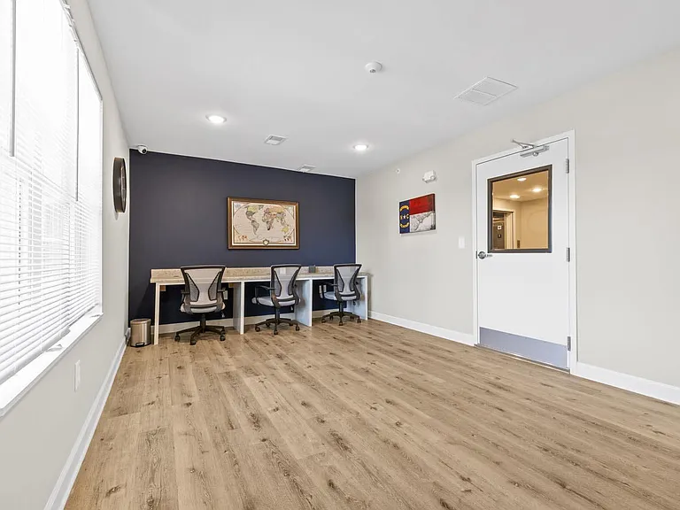 Bluebird Commons — Photo 28