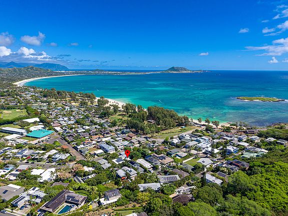 Gorgeous Kailua Beach so close! Swim, paddle everyday!
