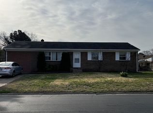 321 Gracie Rd, Chesapeake, VA 23325