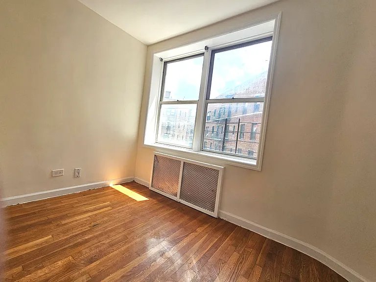 9010 34th Ave #4M — Photo 6