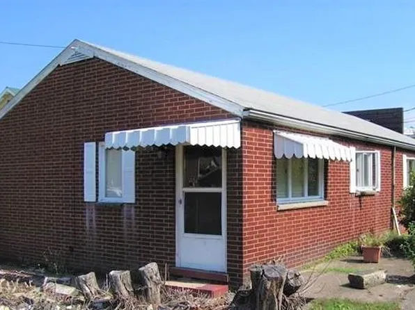 517-519 Strawberry Way, California, PA 15419