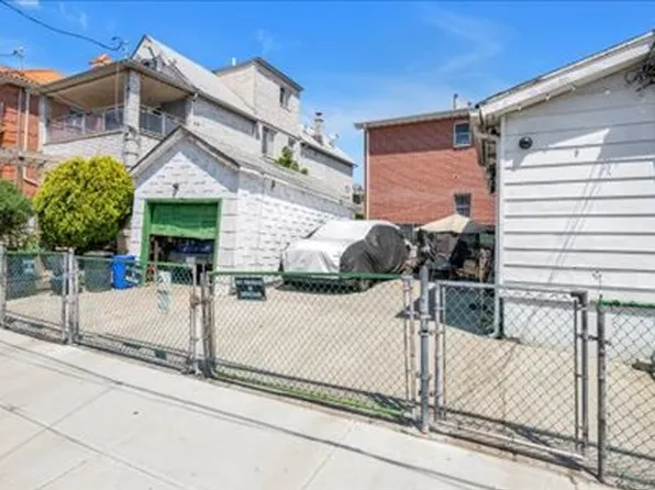 77-01 45th Avenue image 4 of 6