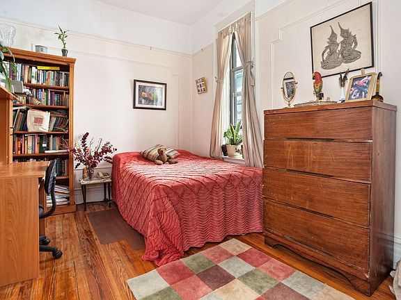 5th image of 164 Prospect Park W APT 4R
