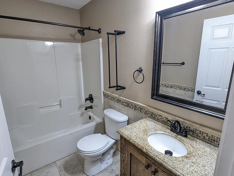 2409 Juneau Ln — Photo 17