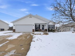 220 Beech Tree Dr, Troy, MO 63379