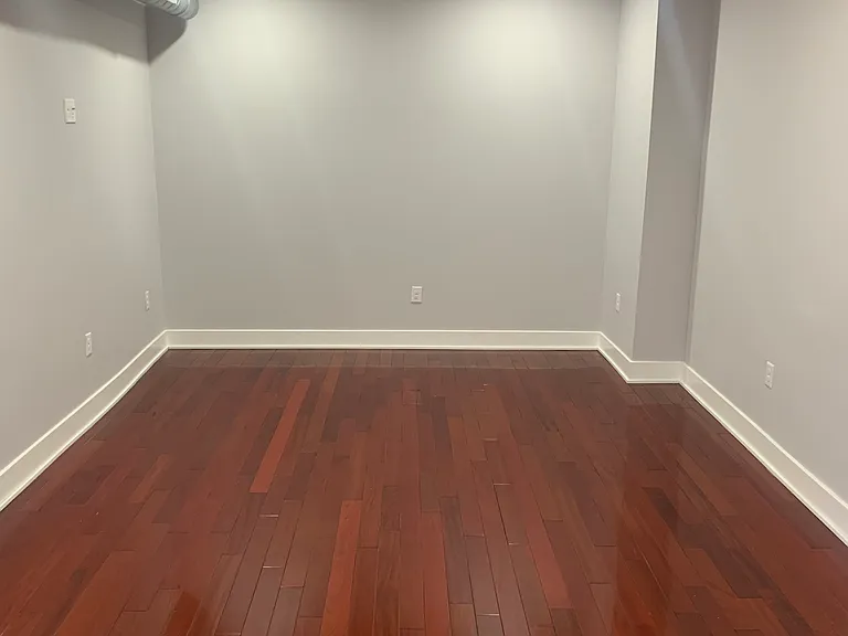 302 Richmond St #5 — Photo 5