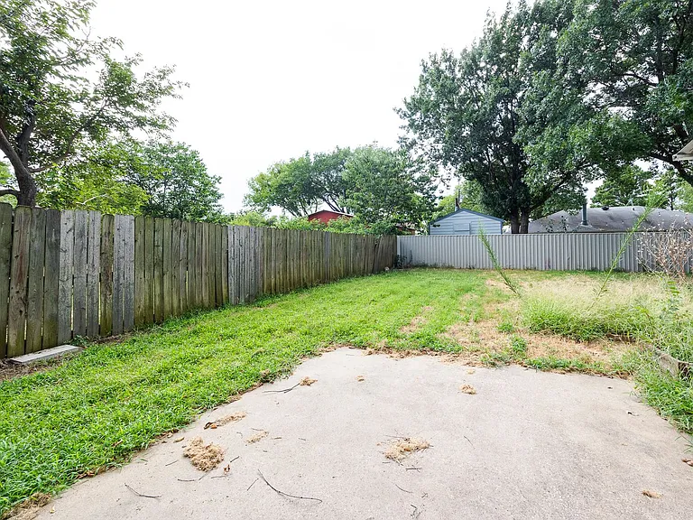 613 N Cherry St #A — Photo 4