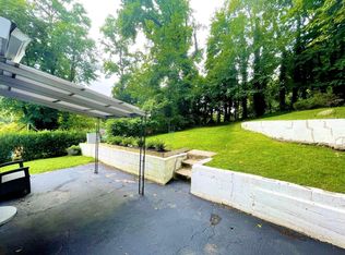 145 Carley Ave #1B, Huntington, NY 11743