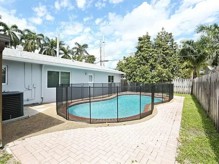 4904 SW 90th Ave — Photo 17