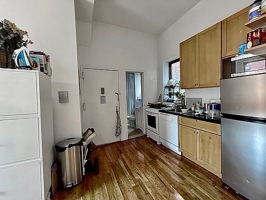 5th image of 297 W 112th St APT 5C