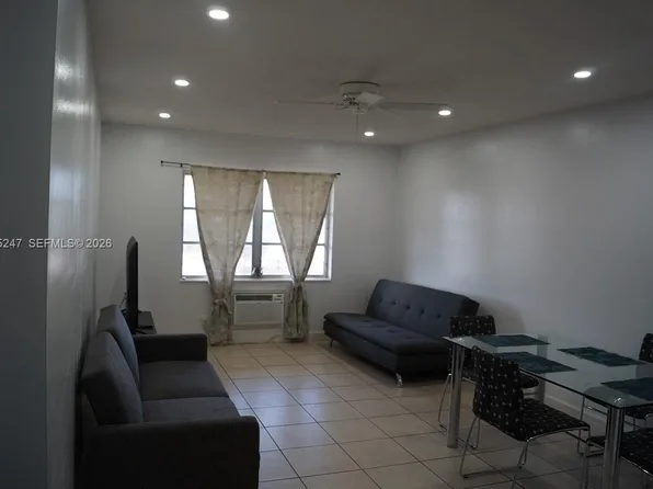 1250 E Sample Rd APT 303, Pompano Beach, FL 33064