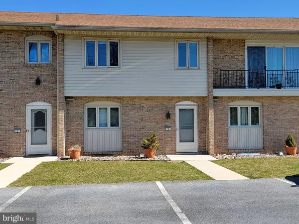 9 Fulton St, Akron, PA 17501