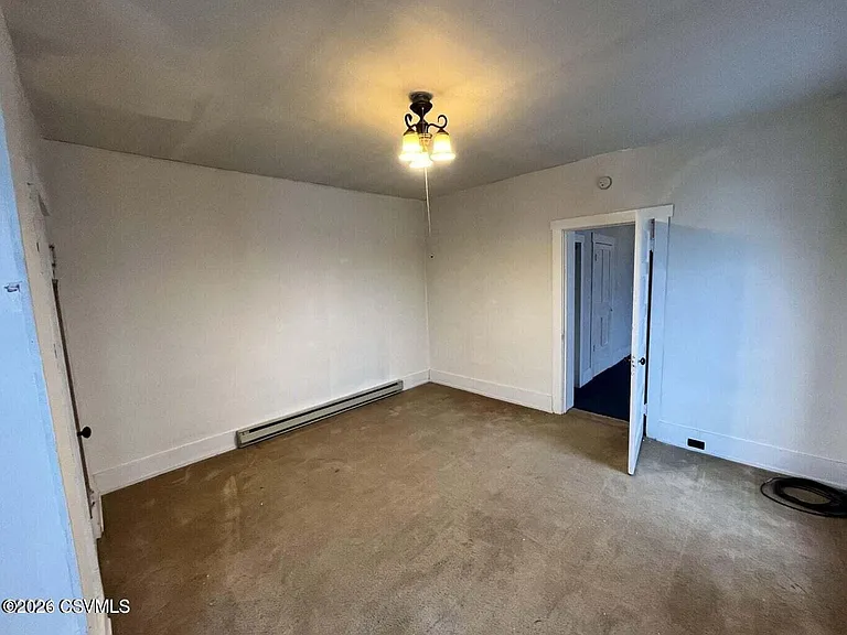 203 W Market St — Photo 10