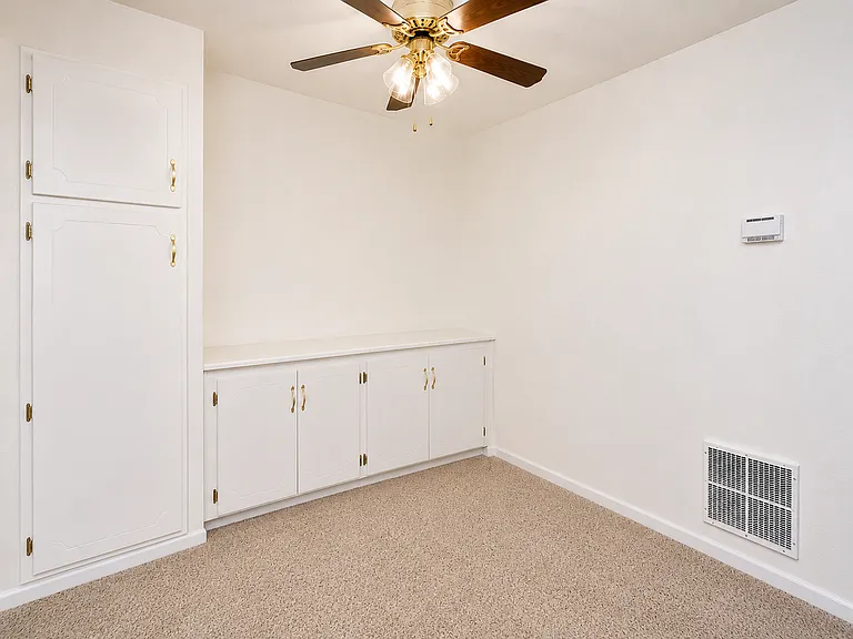 Ambassador House Apartments — Photo 25