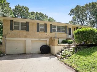 1008 SW 14th Ter, Blue Springs, MO 64015