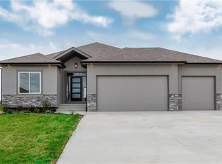 405 SW Nelson Dr, Blue Springs, MO 64014