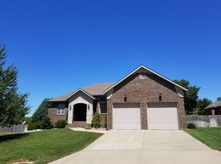 79 Remington Dr, Monett, MO 65708