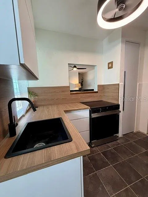 1 bed, 1.5 bath, 721 sqft, $1,700 — Photo 2