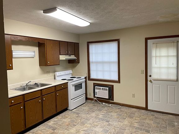 3rd image of 1211 Todd Ln APT A