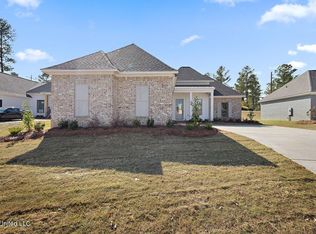 207 Lakecrest Dr, Madison, MS 39110