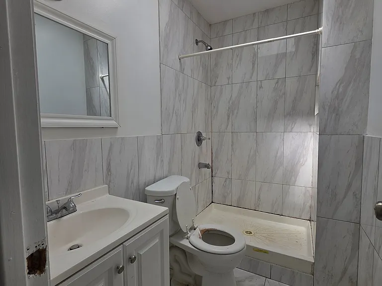 18717 Linden Blvd #2R — Photo 3