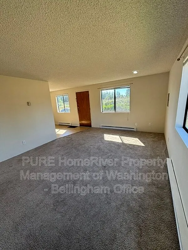 2 bed, 1.0 bath, 800 sqft, $1,645 — Photo 2
