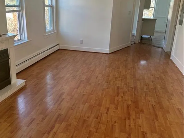 144 Putnam St — Photo 7