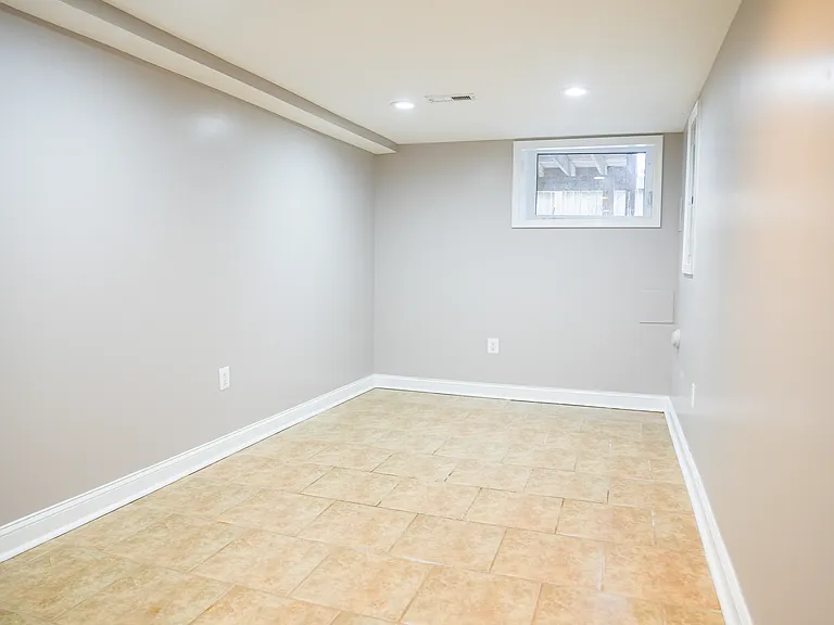 1733 E Oliver St — Photo 21