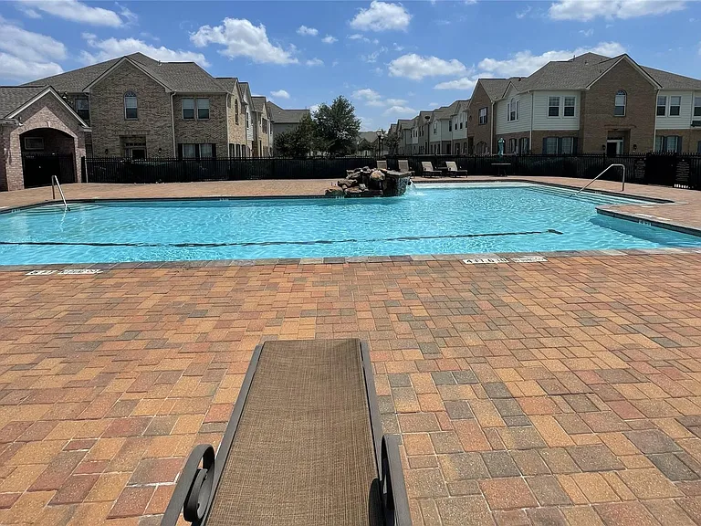2726 Misty Heath Ln — Photo 37