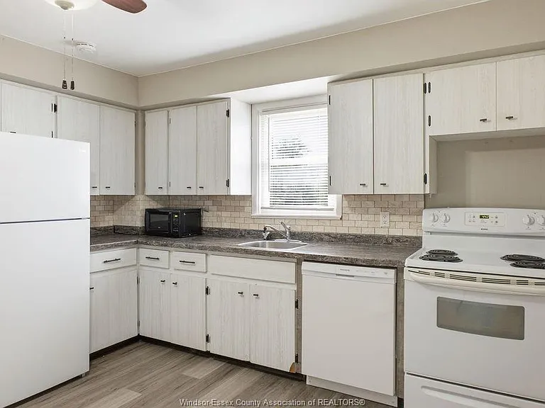 1338 Bernard Rd #UPPER — Photo 11