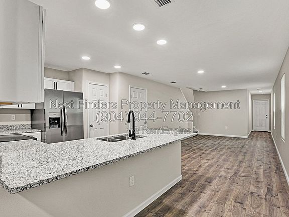 3rd image of 9091 India Ave