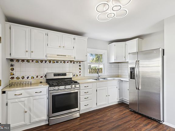 5th image of 1003 Glenvilla Dr