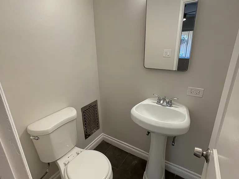 279 Temple Ave #8 — Photo 10