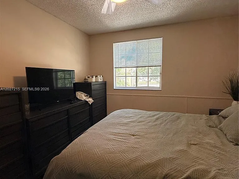300 Cameron Dr — Photo 23