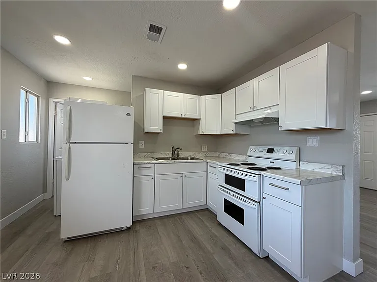 6336 Brittany Way — Photo 5