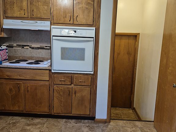 2nd image of 719 Eleanor Ave