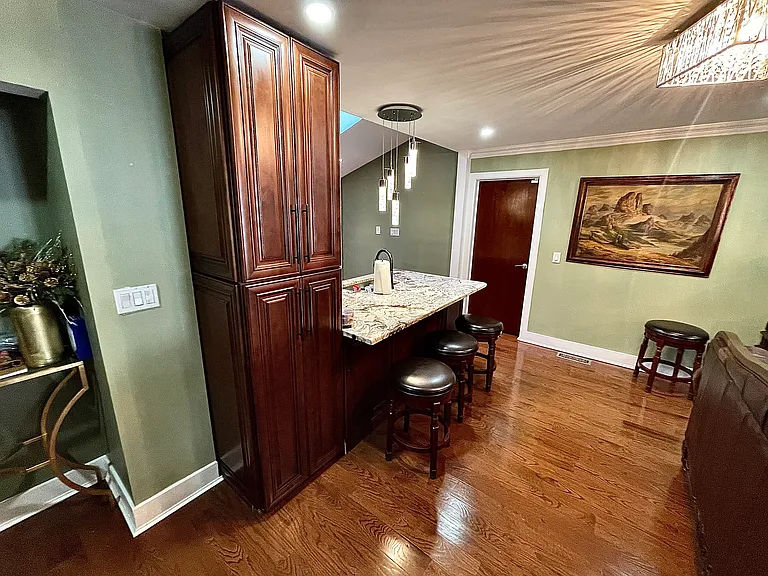 Walnut Ln — Photo 9
